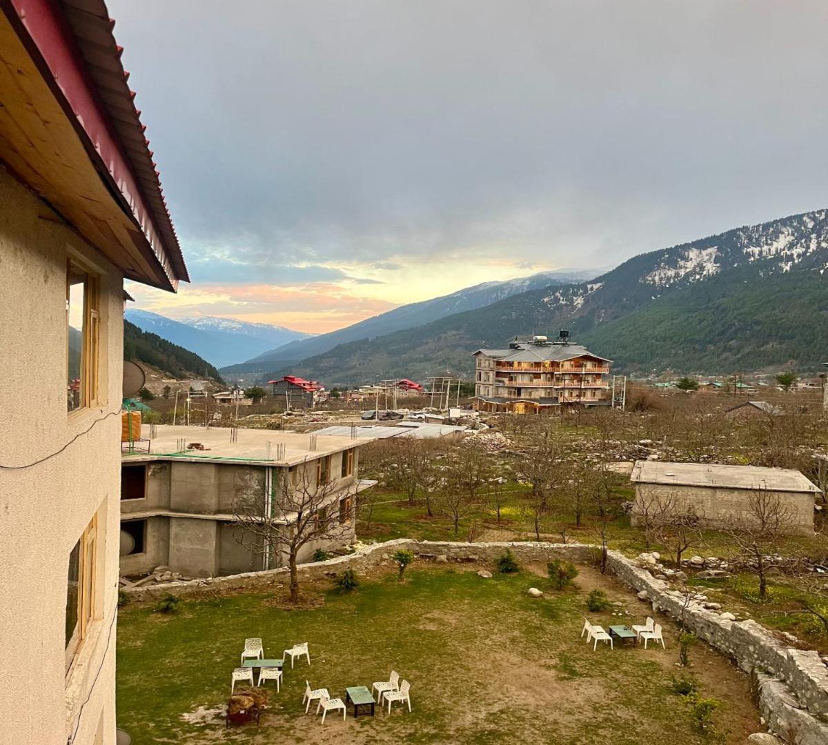 Snow Range Resort And Cottage Vashist Exterior photo